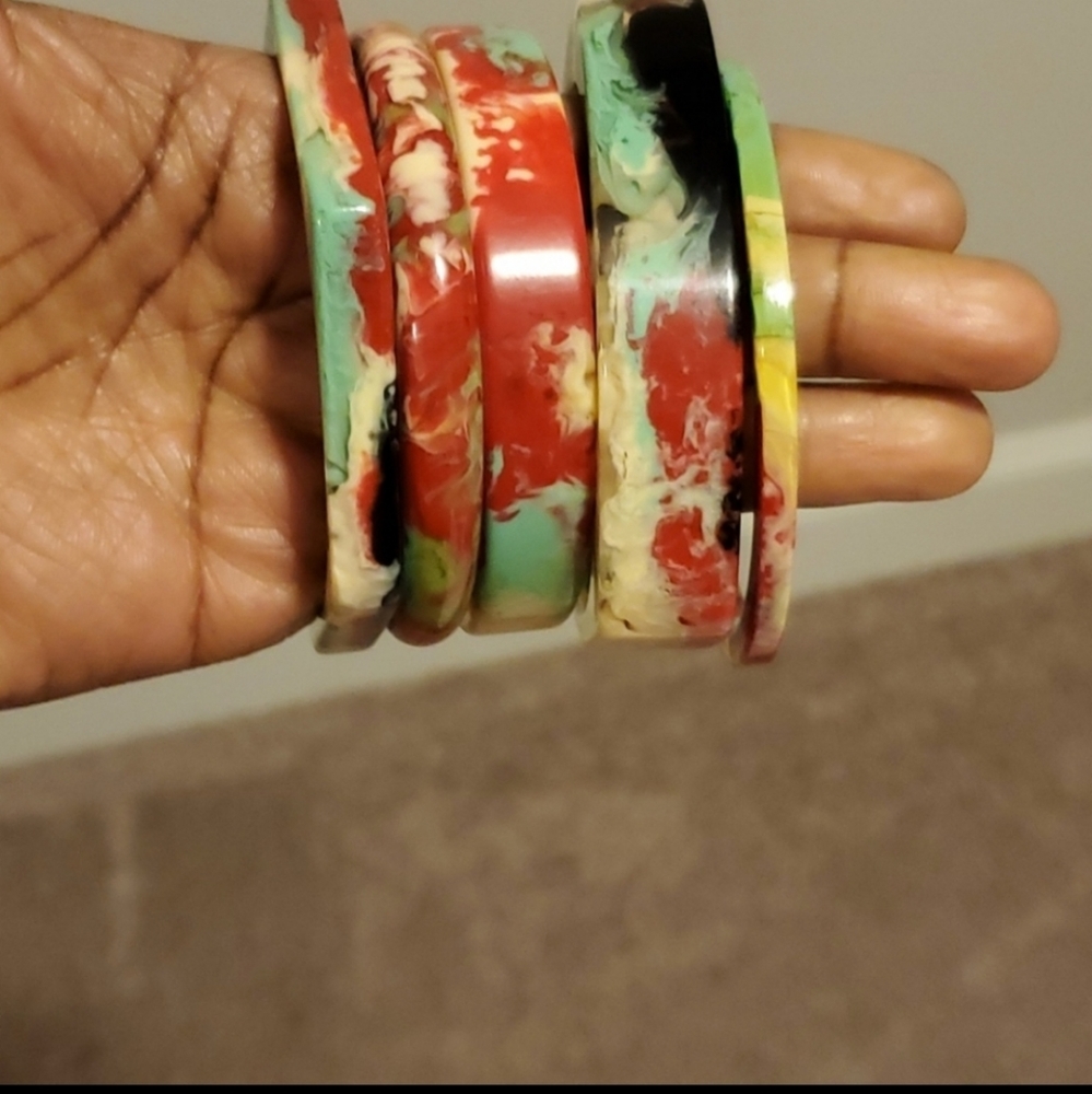 ISO SASSY JONES Aquia stacks and Malia sets